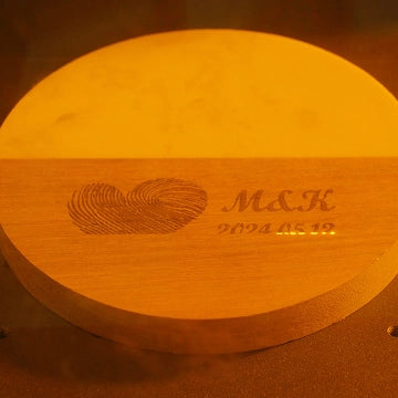 作業スペースで稼働中のLaserPecker LP4によるレーザーカット・レーザー加工。